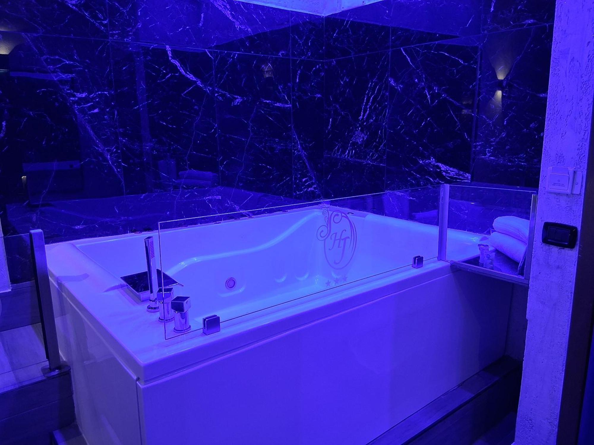 Hotel Joy Castel Volturno Ngoại thất bức ảnh