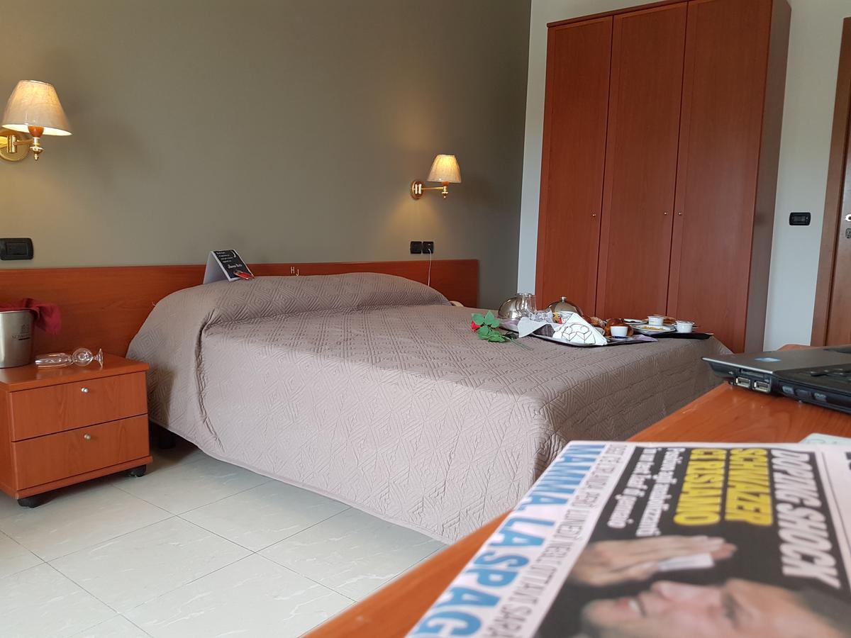 Hotel Joy Castel Volturno Phòng bức ảnh