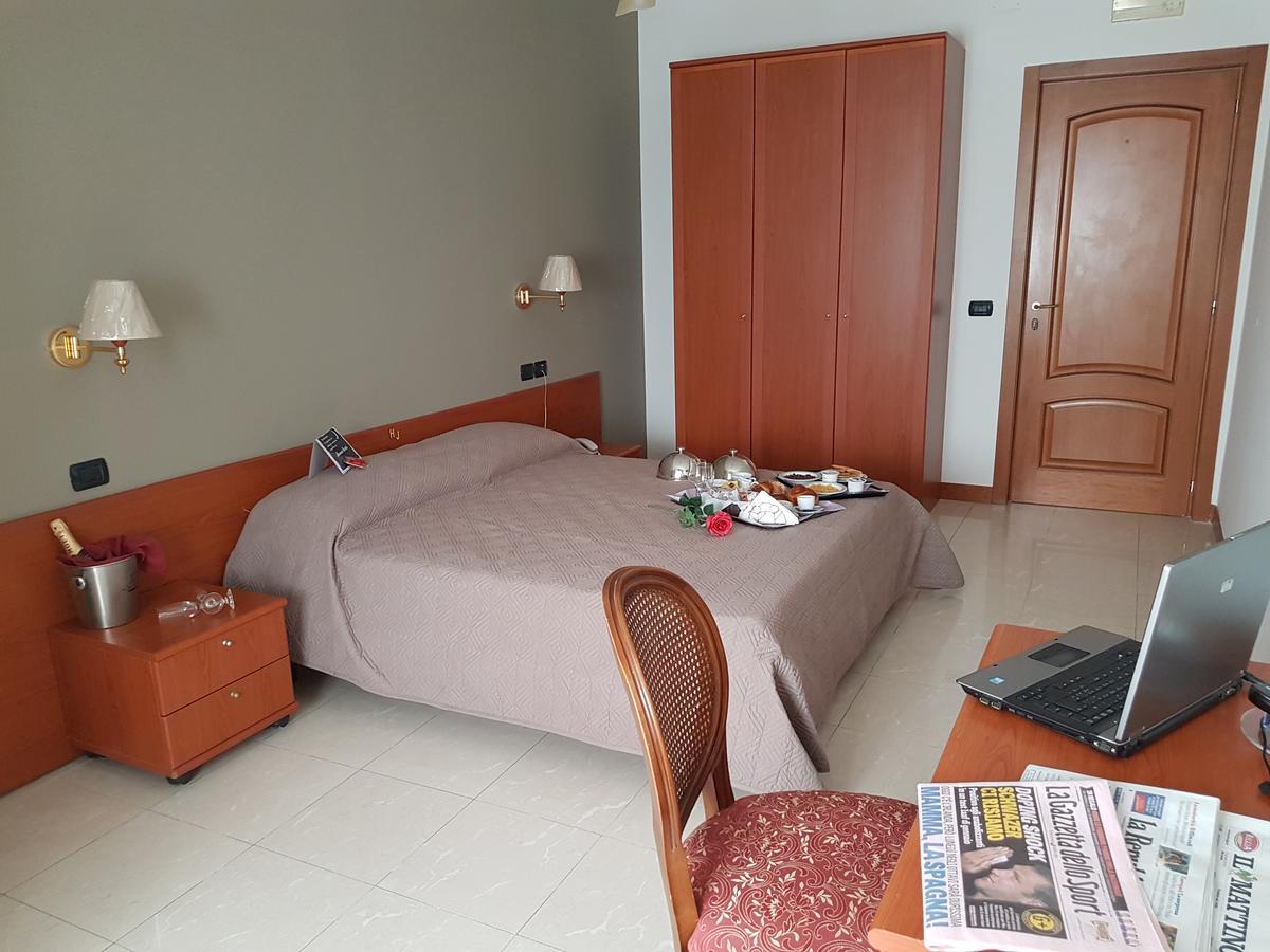 Hotel Joy Castel Volturno Ngoại thất bức ảnh