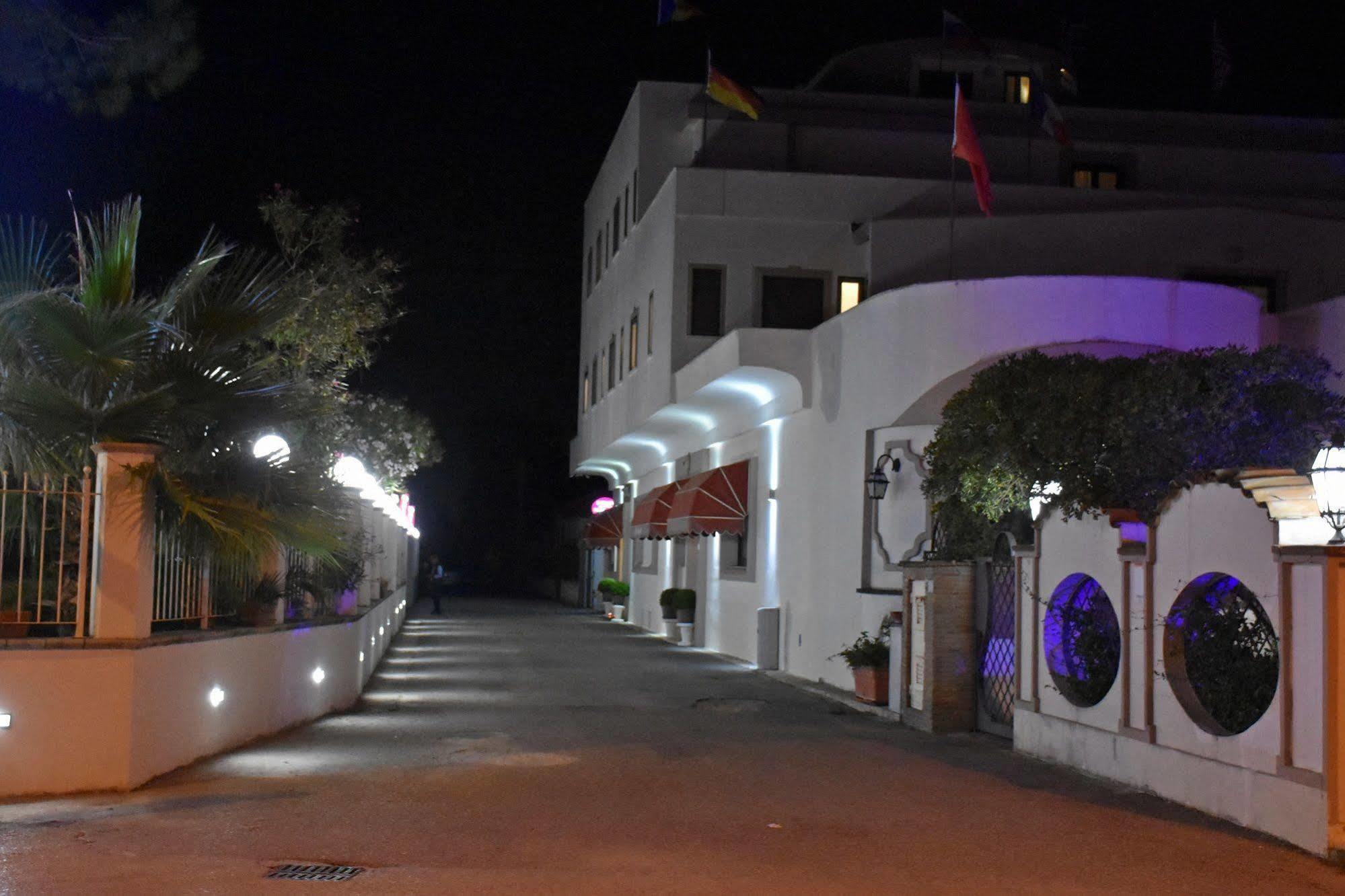 Hotel Joy Castel Volturno Ngoại thất bức ảnh
