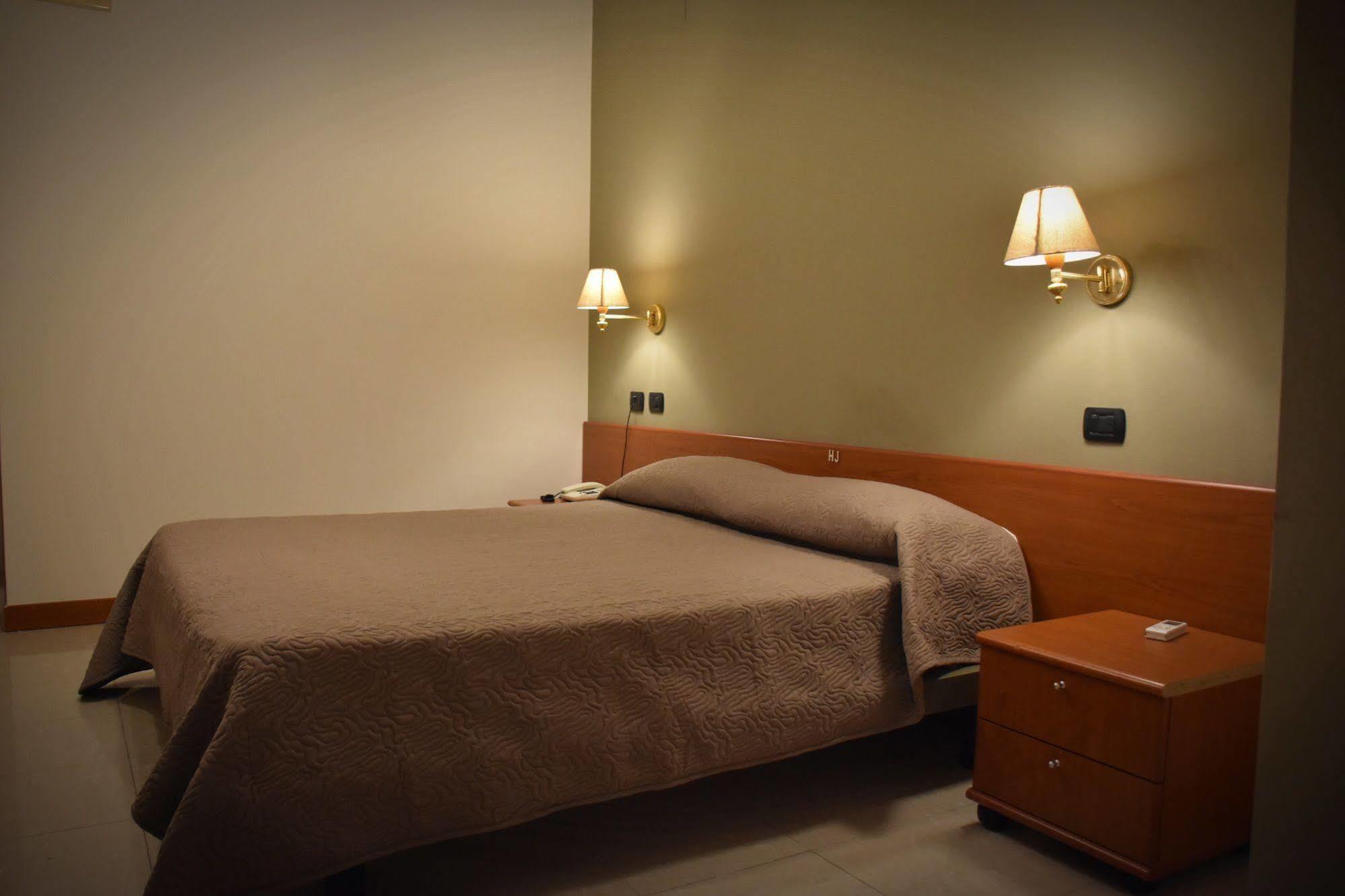 Hotel Joy Castel Volturno Ngoại thất bức ảnh