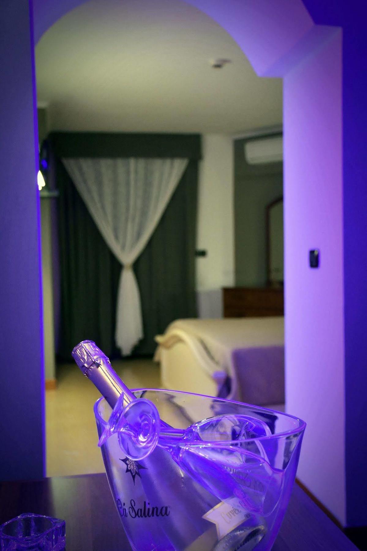 Hotel Joy Castel Volturno Ngoại thất bức ảnh