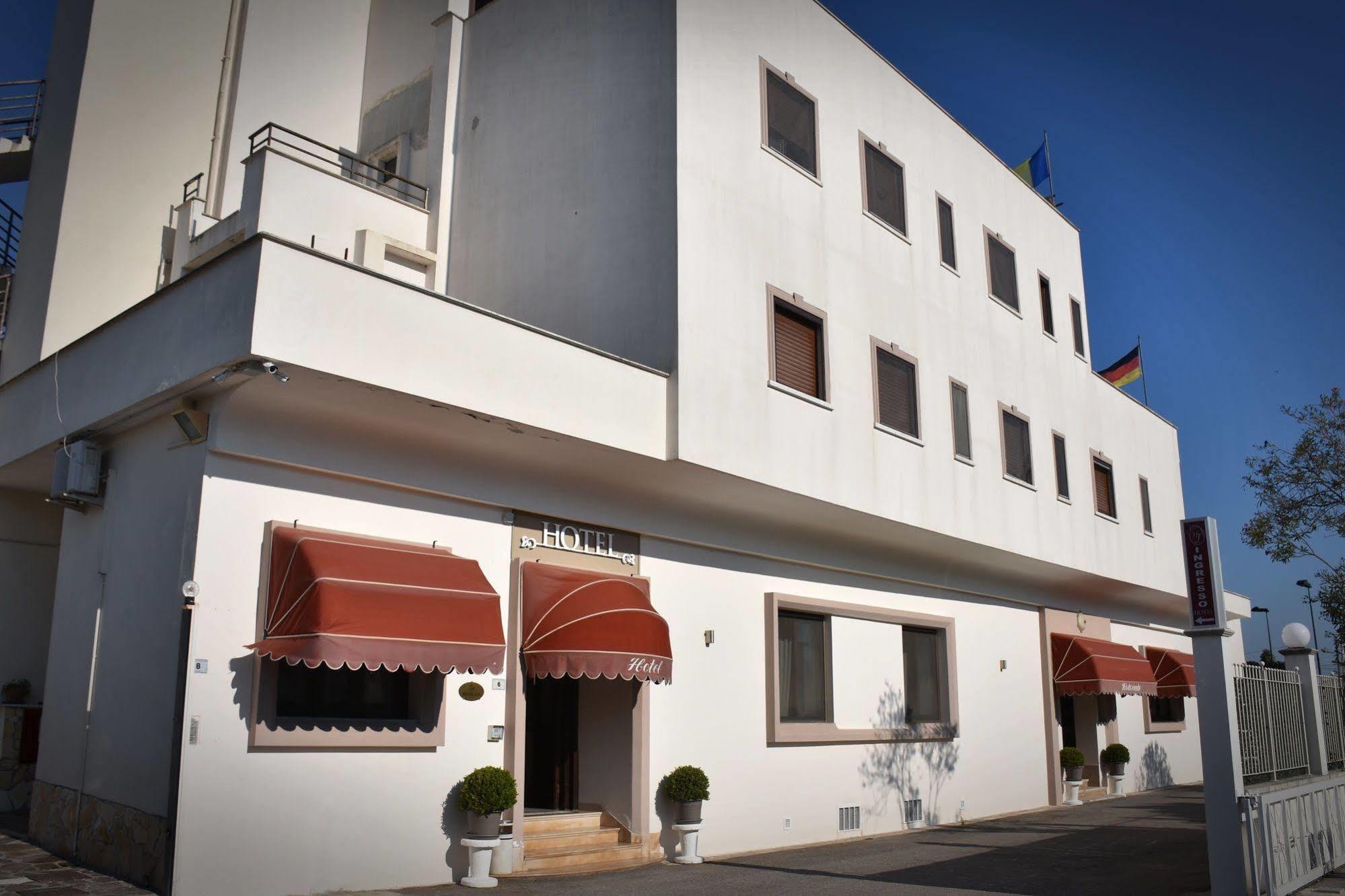 Hotel Joy Castel Volturno Ngoại thất bức ảnh